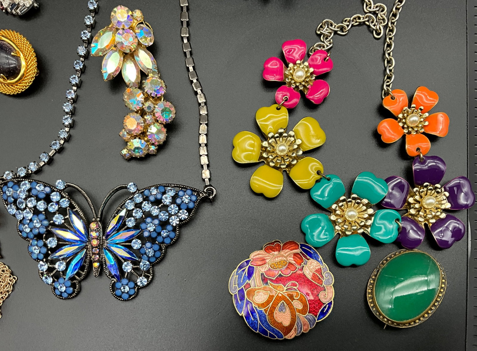 An Assortment of Vintage and Contemporary Costume Jewelry - 3