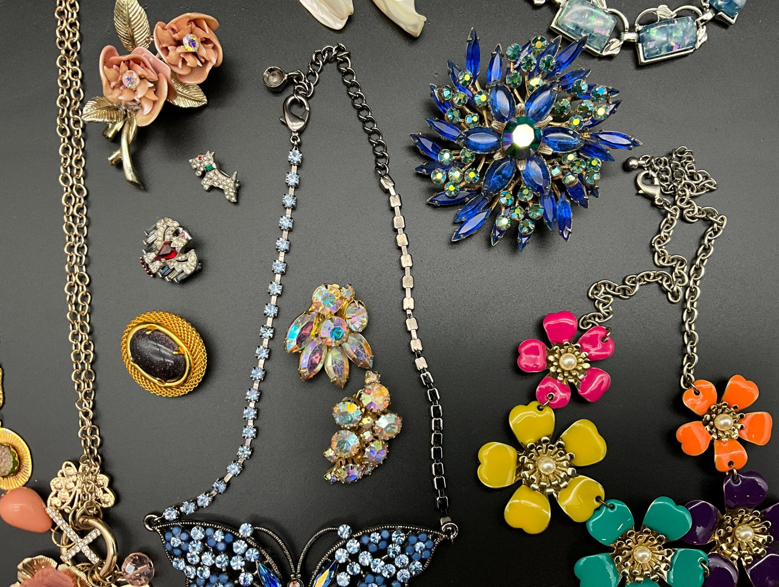 An Assortment of Vintage and Contemporary Costume Jewelry - 4