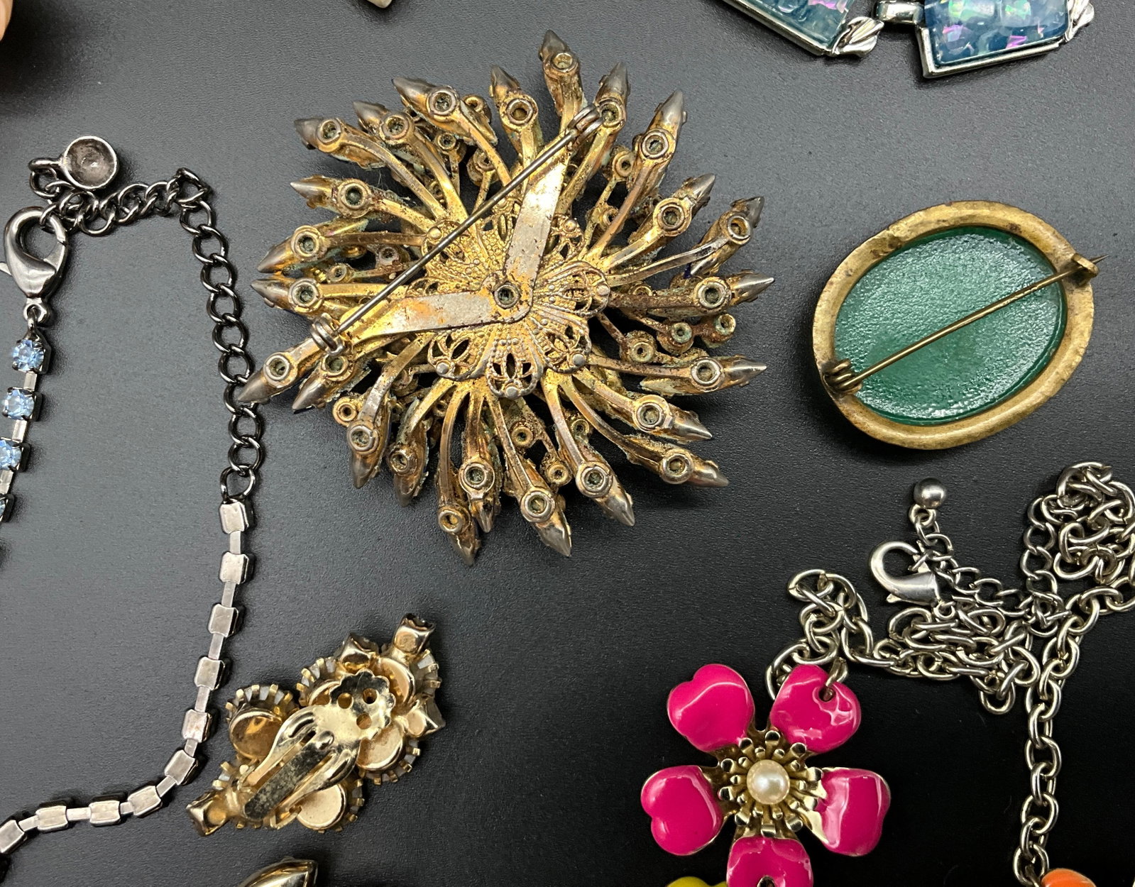 An Assortment of Vintage and Contemporary Costume Jewelry - 8