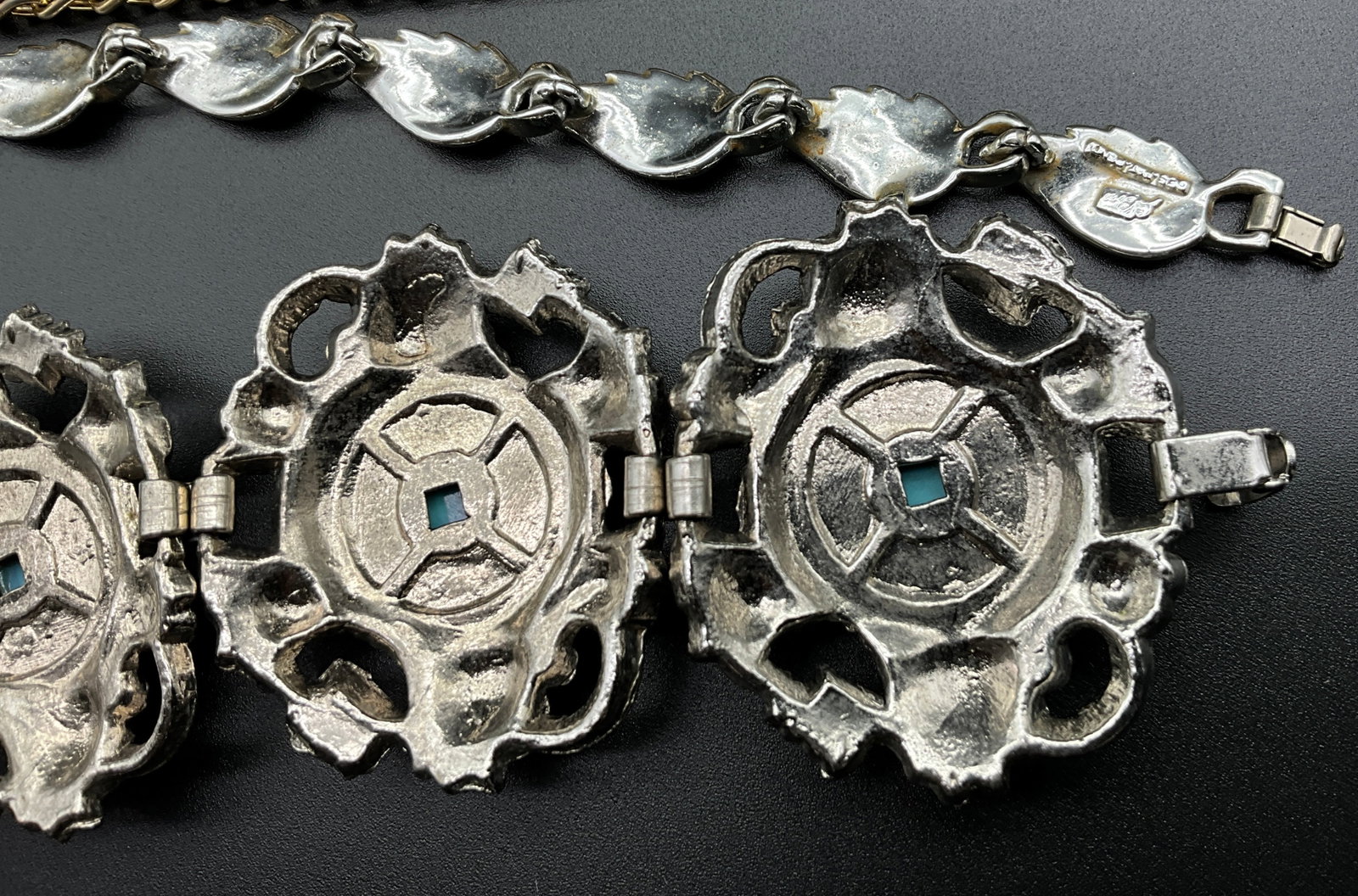 A Lot of Six Vintage and Contemporary Costume Jewelry - 3