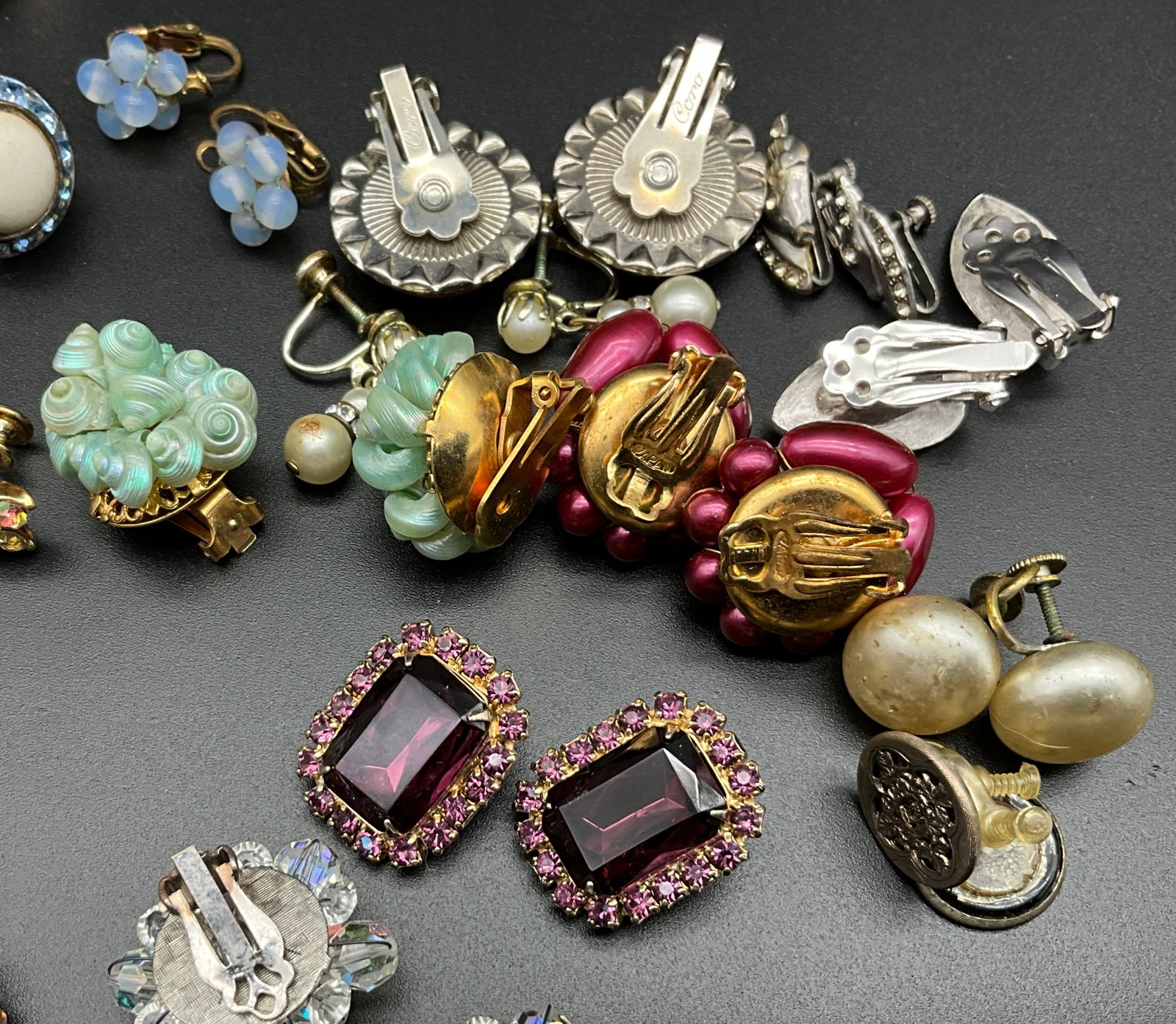 A Collection of Vintage Signed and Unsigned Costume Jewelry Earrings - 8