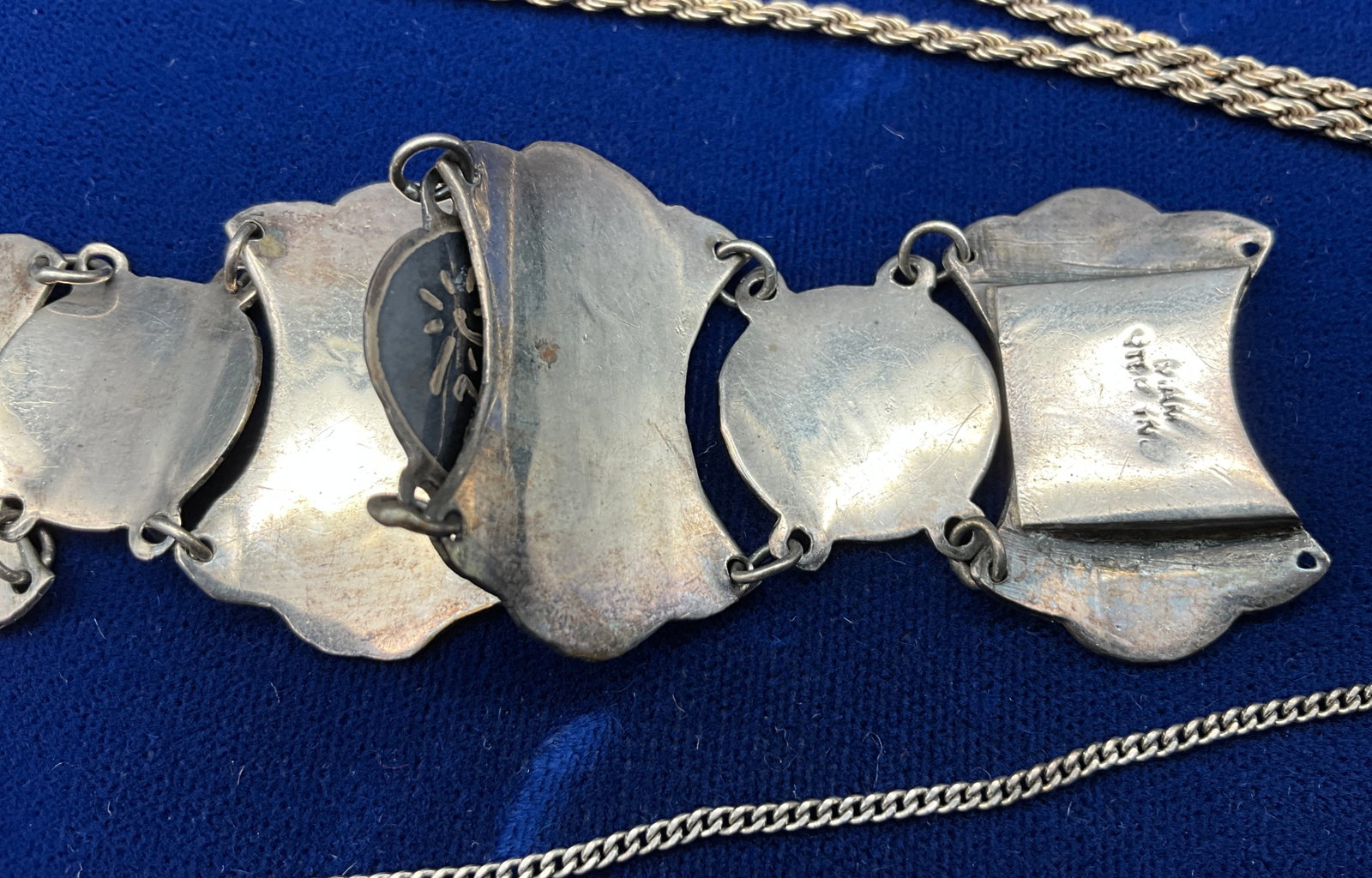 A Collection of Thai Niello and Sterling Silver Jewelry - 4