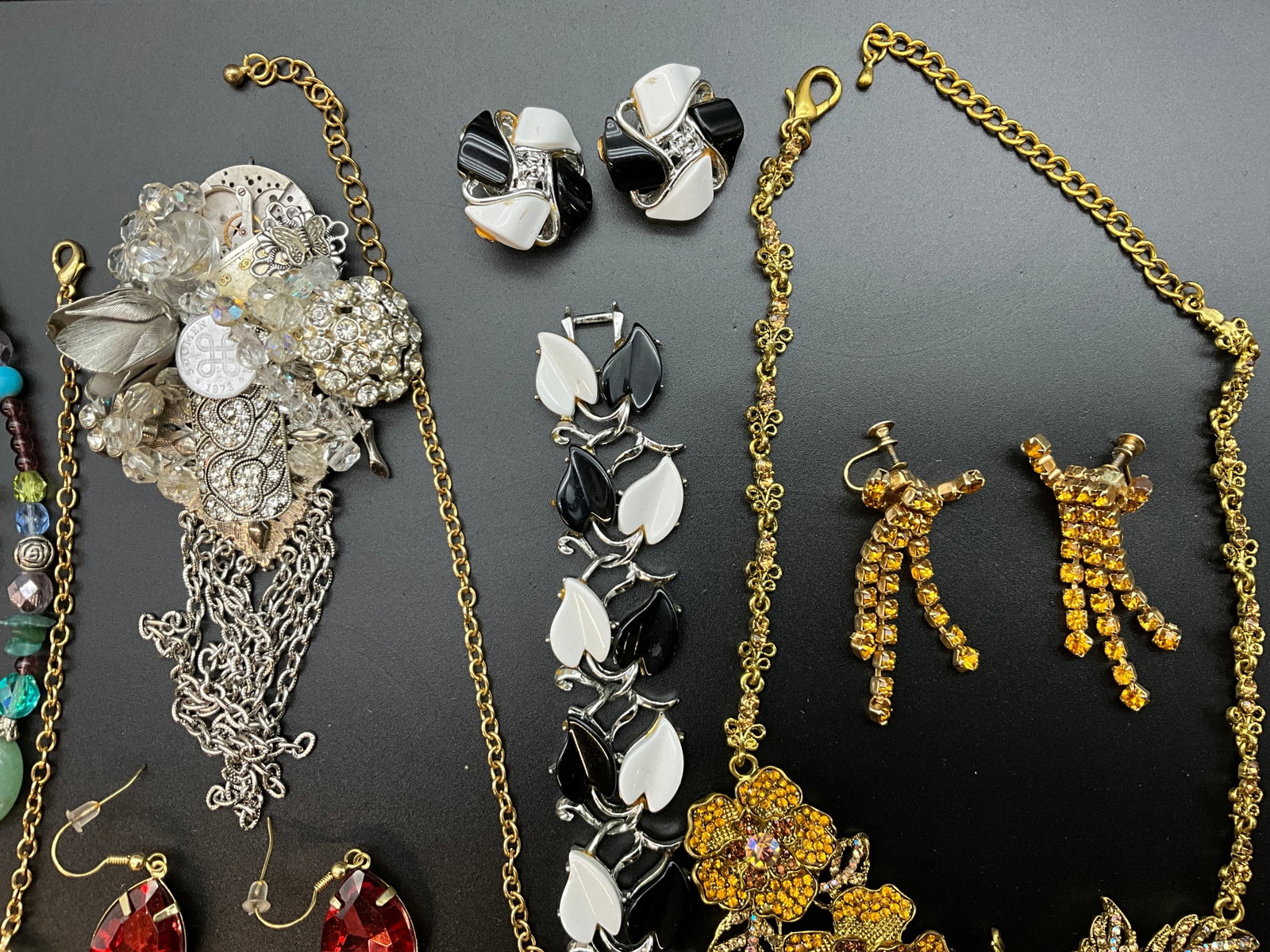 A Collection of Vintage Artisan Costume Jewelry - 5