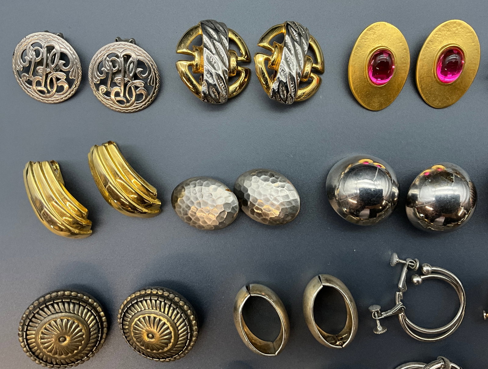 A Collection of Vintage Multi-Metal Costume Earrings - 3