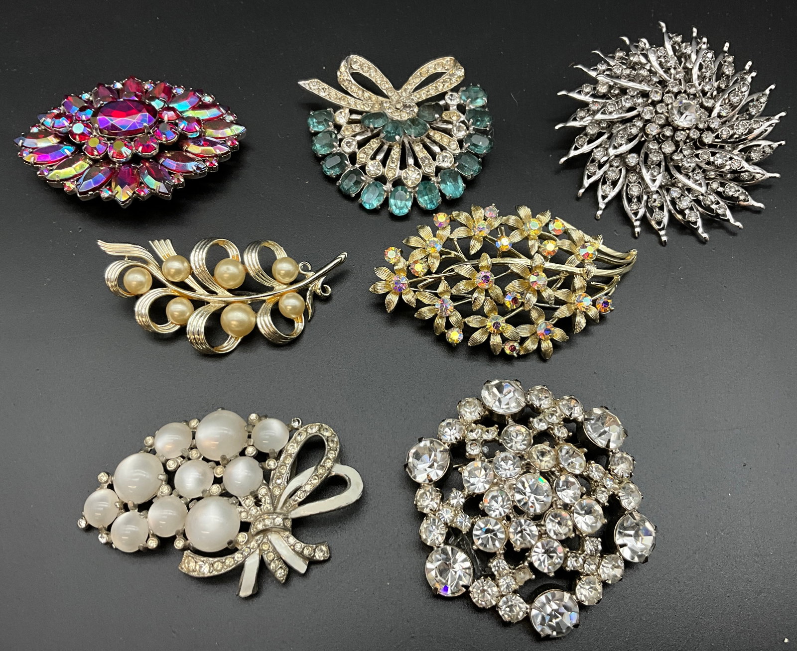 A Collection of Seven Vintage Costume Metal and Rhinestone Brooches - 2