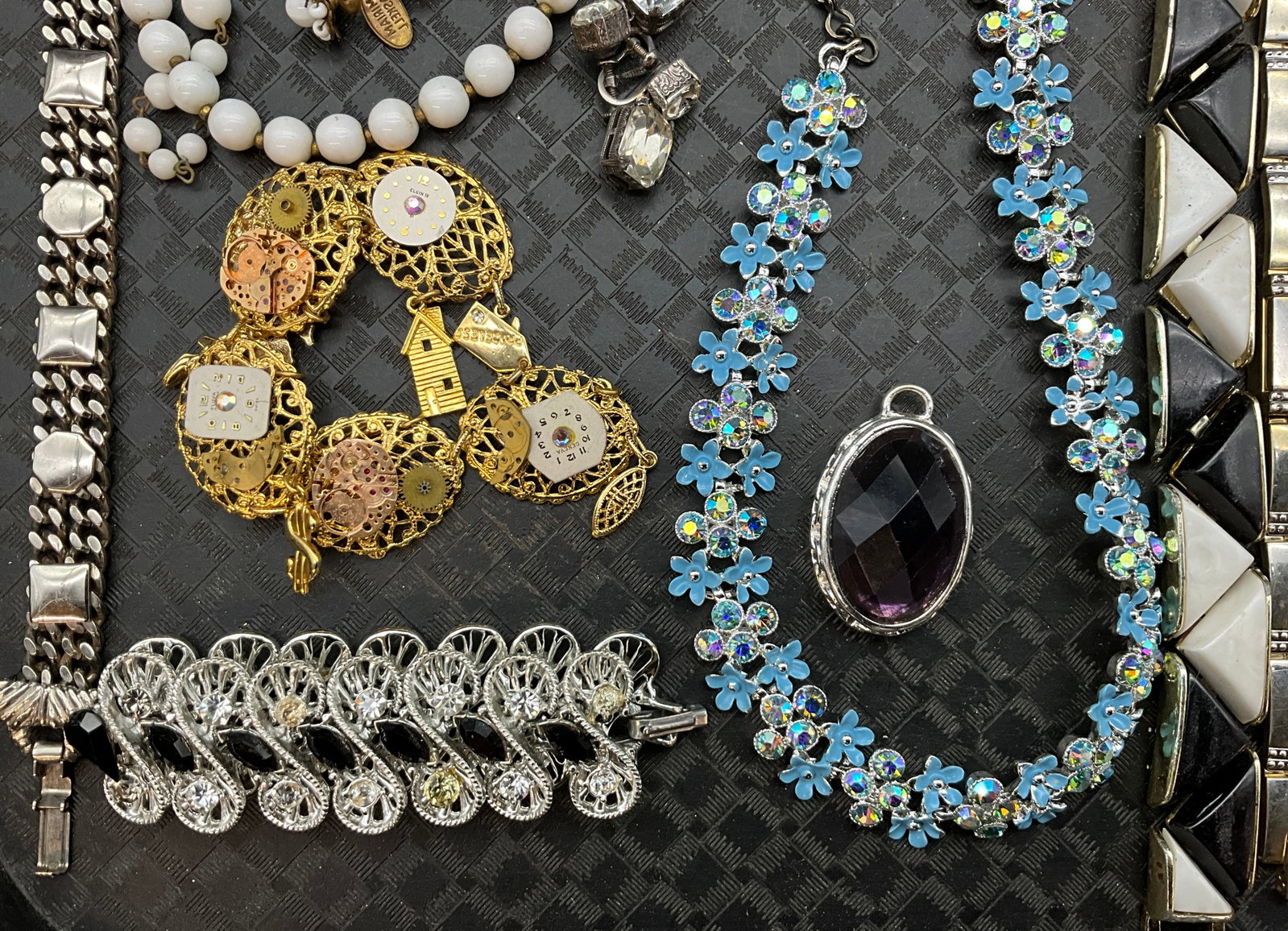 A Collection of Vintage Assorted Costume Jewelry Including Florenza - 2