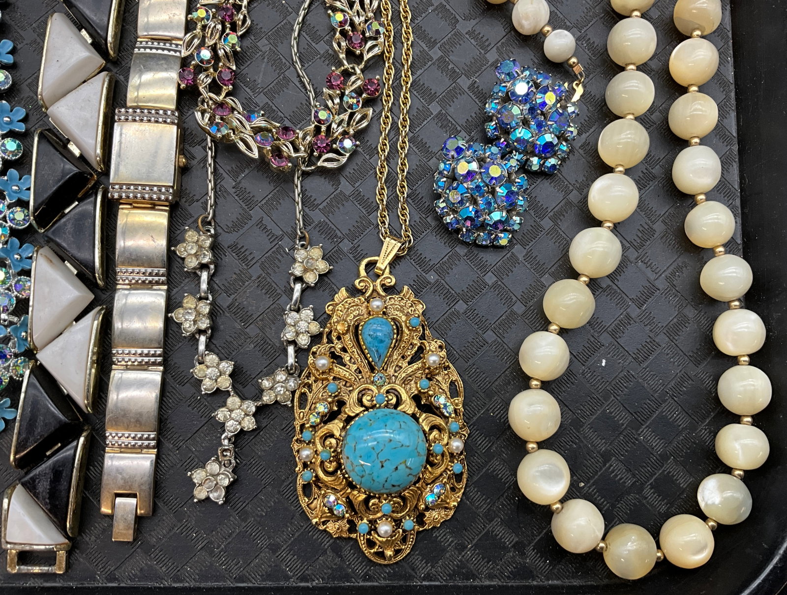 A Collection of Vintage Assorted Costume Jewelry Including Florenza - 5