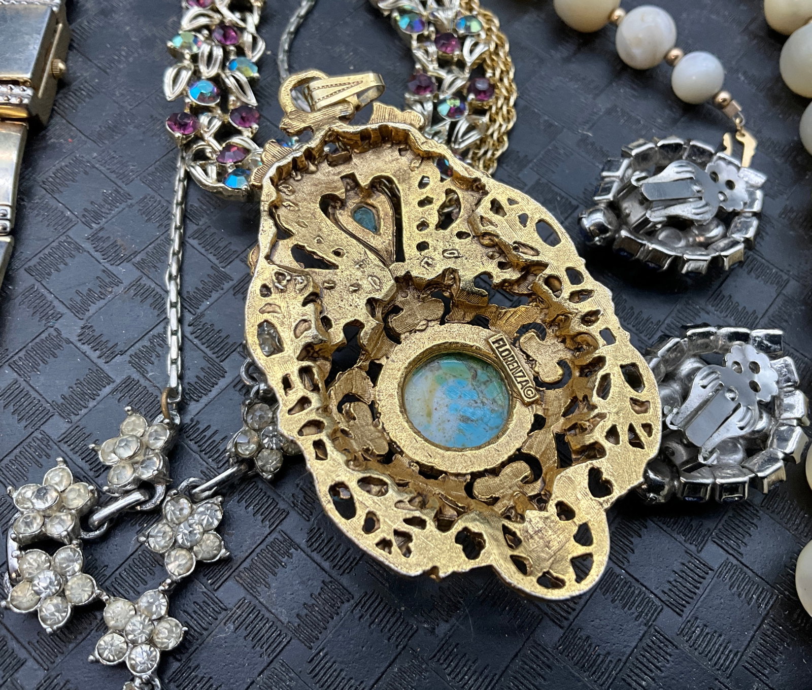 A Collection of Vintage Assorted Costume Jewelry Including Florenza - 8