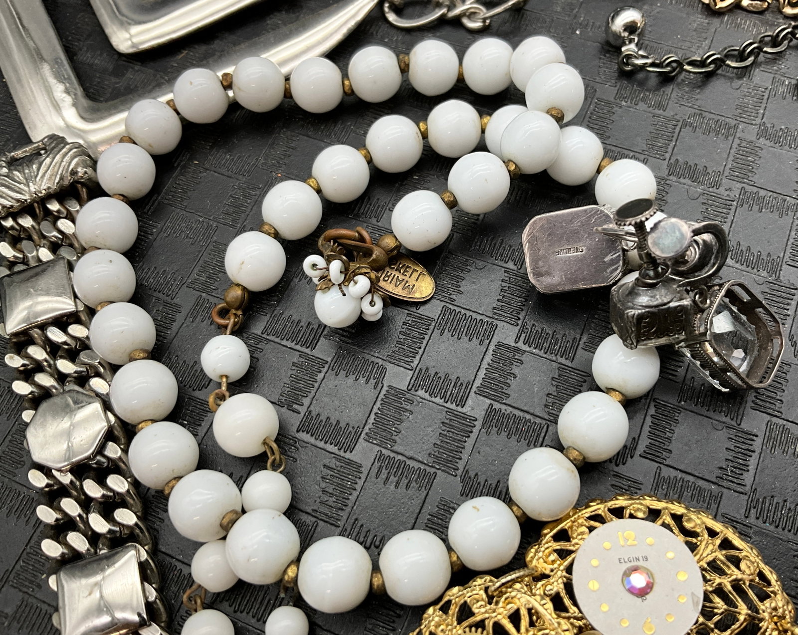 A Collection of Vintage Assorted Costume Jewelry Including Florenza - 9
