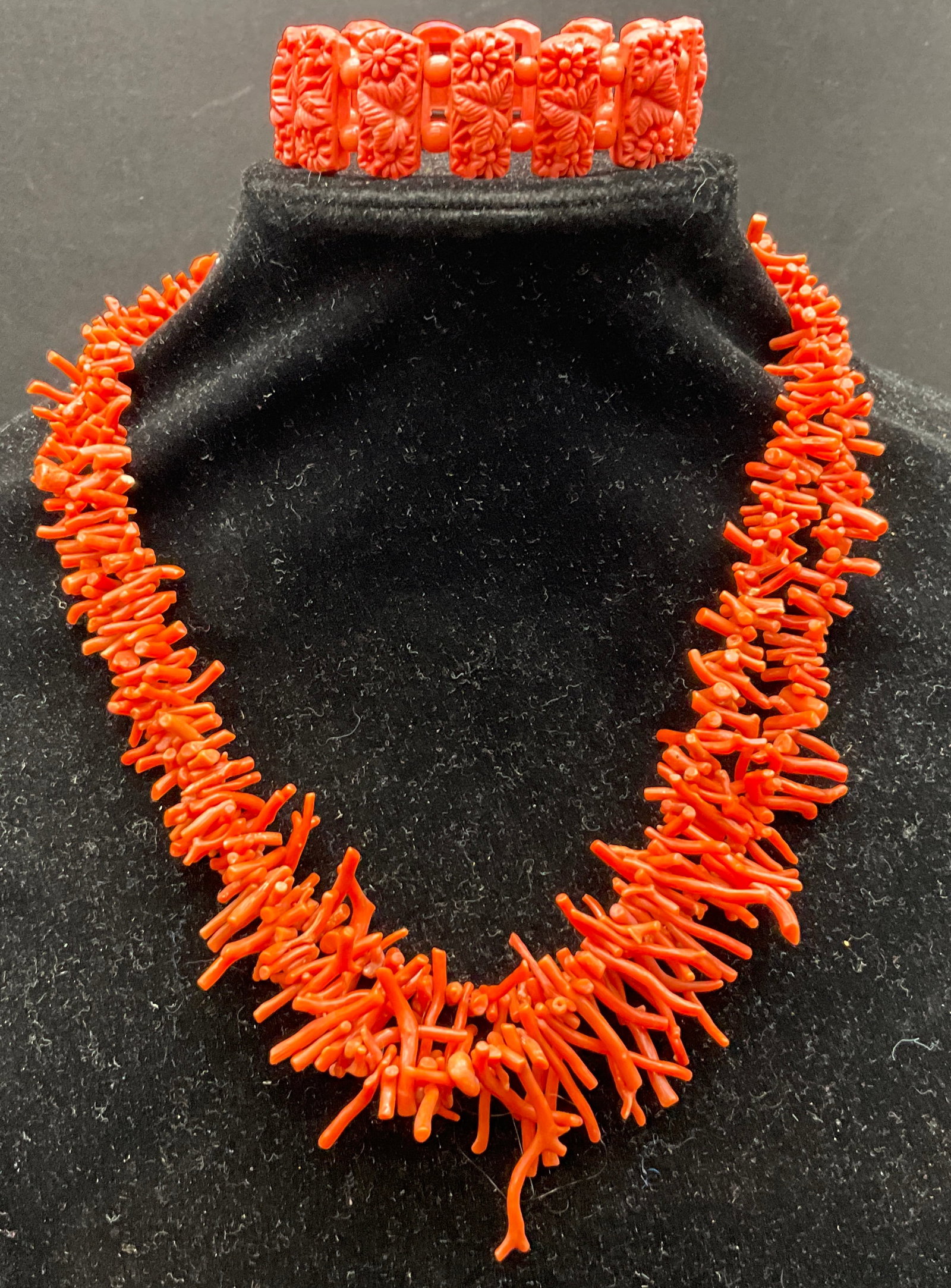 Vintage Mediterranean Style Salmon Coral Jewelry Set - 2
