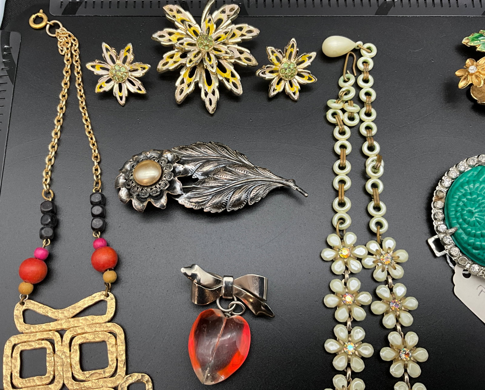 A Collection of Vintage Mid-Century Costume Jewelry, as-is - 3
