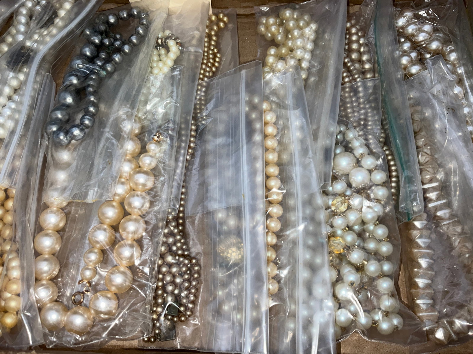 A Collection of Vintage Costume Simulated Pearl Necklaces - 3