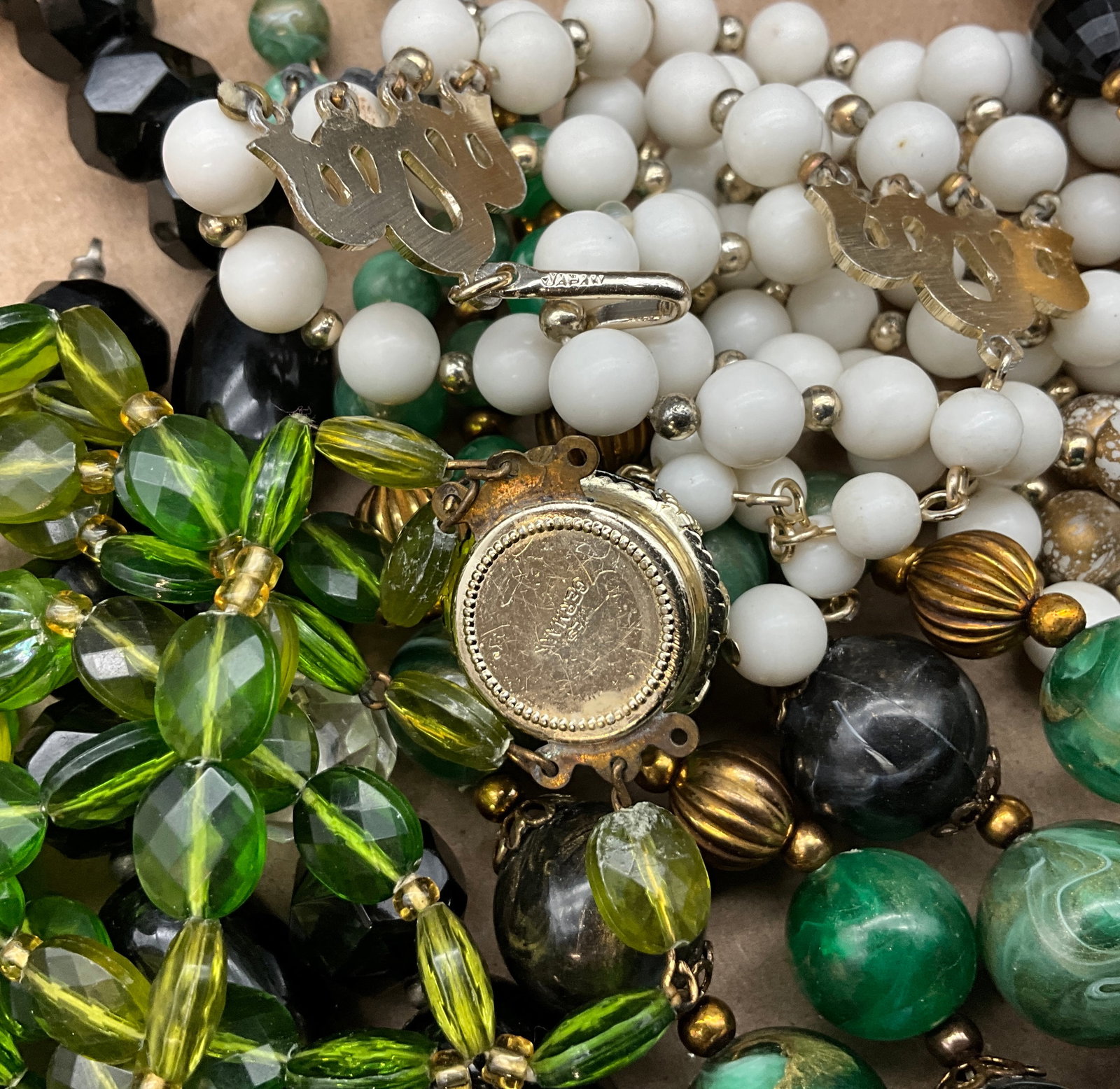 A Collection of Vintage Mid-Century Costume Jewelry Necklaces - 7