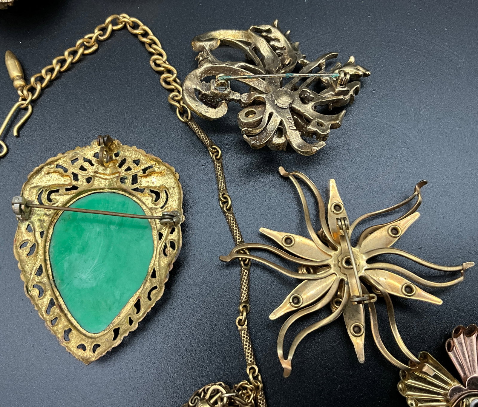 A Collection of Vintage Gold Tone Costume Jewelry - 10