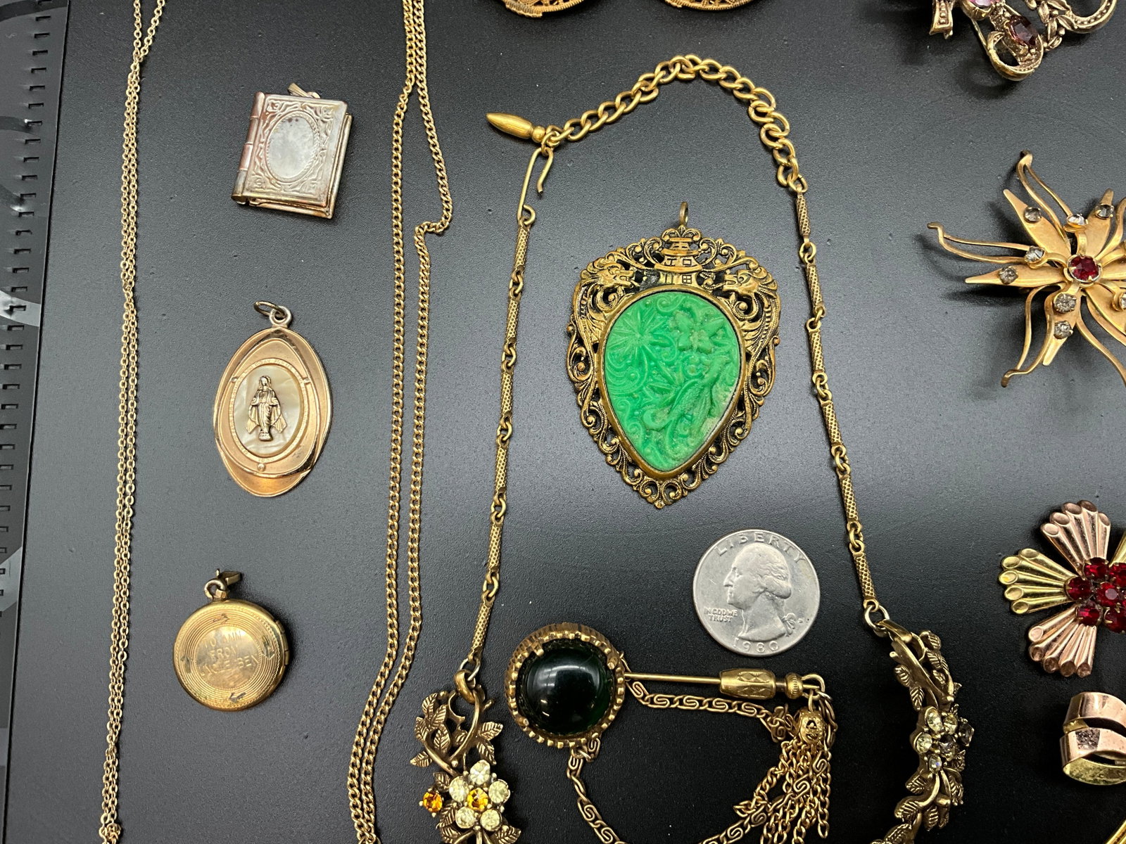 A Collection of Vintage Gold Tone Costume Jewelry - 3