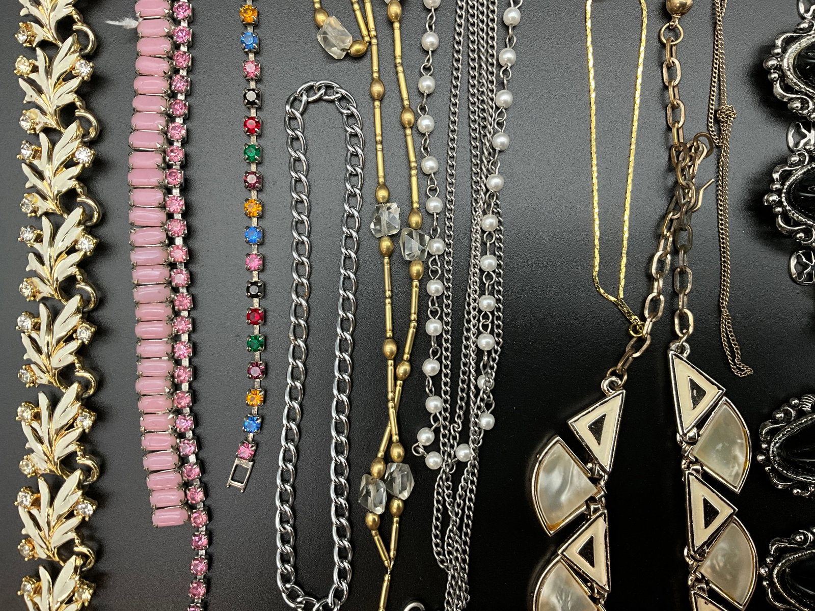 A Collection of Vintage Costume Jewelry - 3