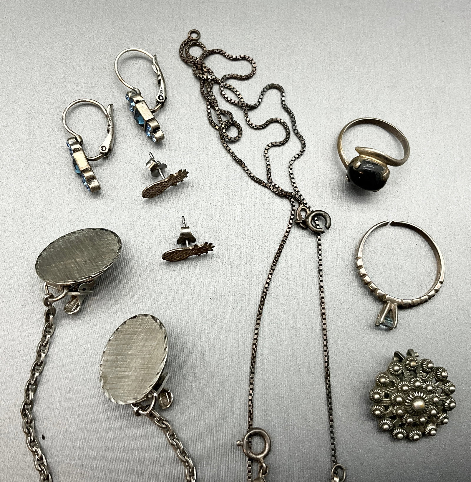 A Collection of Vintage Sterling Silver Jewelry - 3