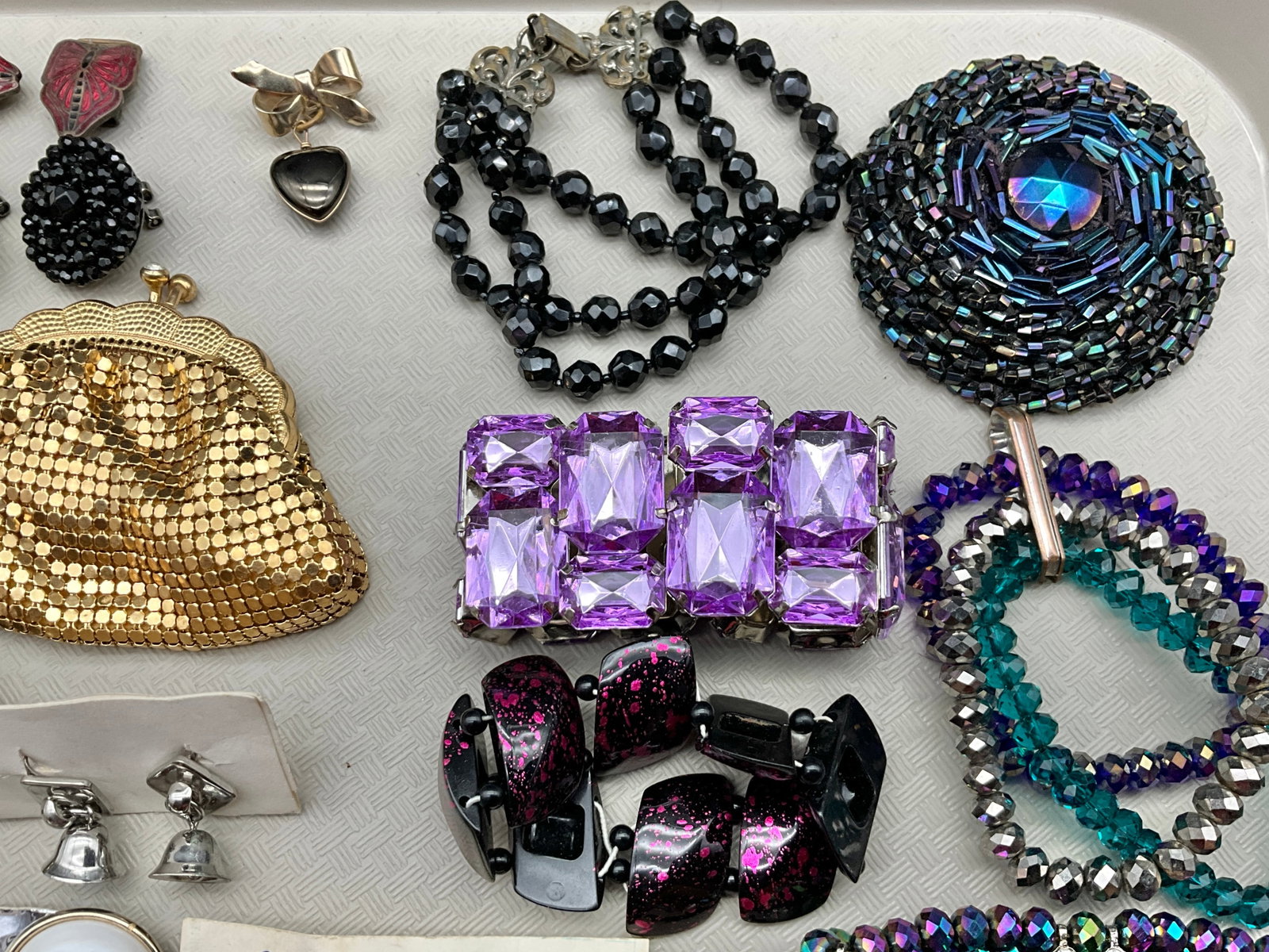 A Collection of Vintage Costume Jewelry and Accessories - 4