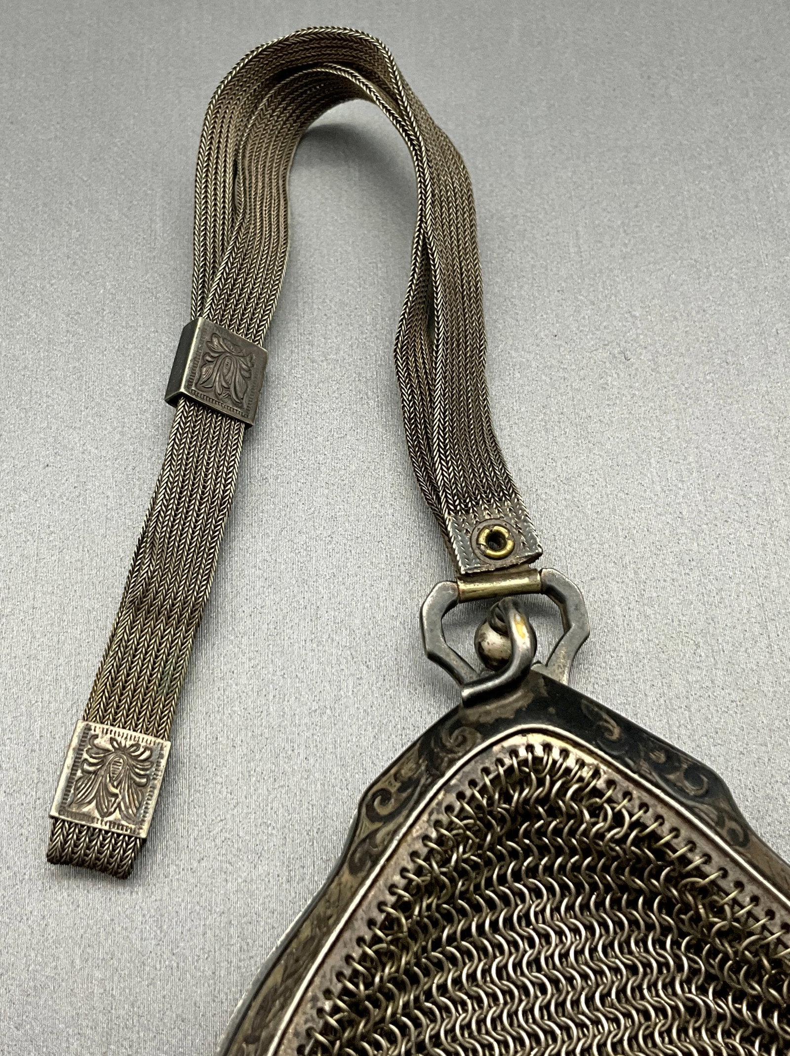Antique Art Deco Style Silver Mesh Wristlet Purse - 3