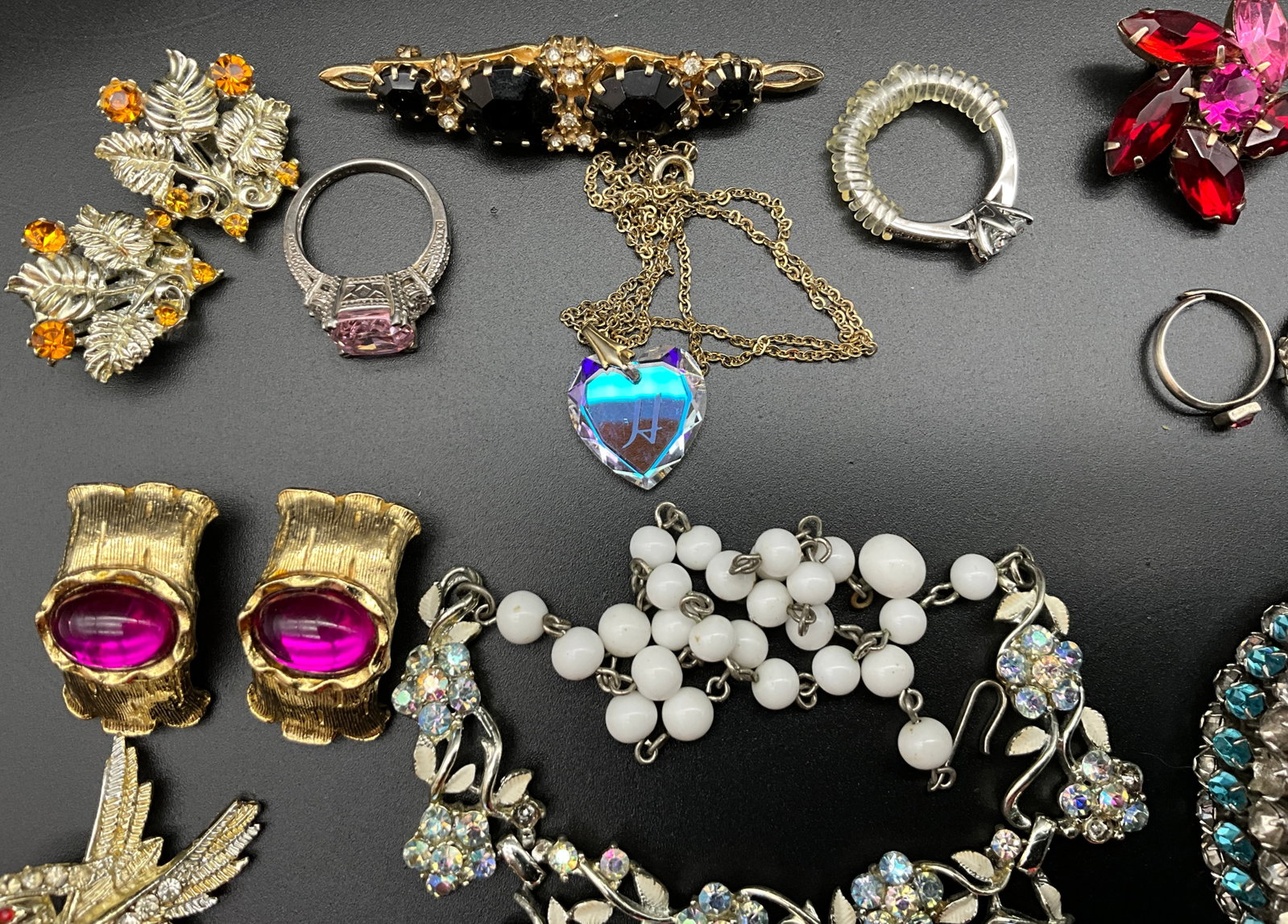 A Collection of Vintage Mid-Century Style Costume Jewelry - 3