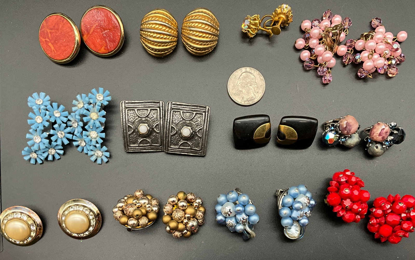 A Collection of Vintage Costume Jewelry Earrings - 2