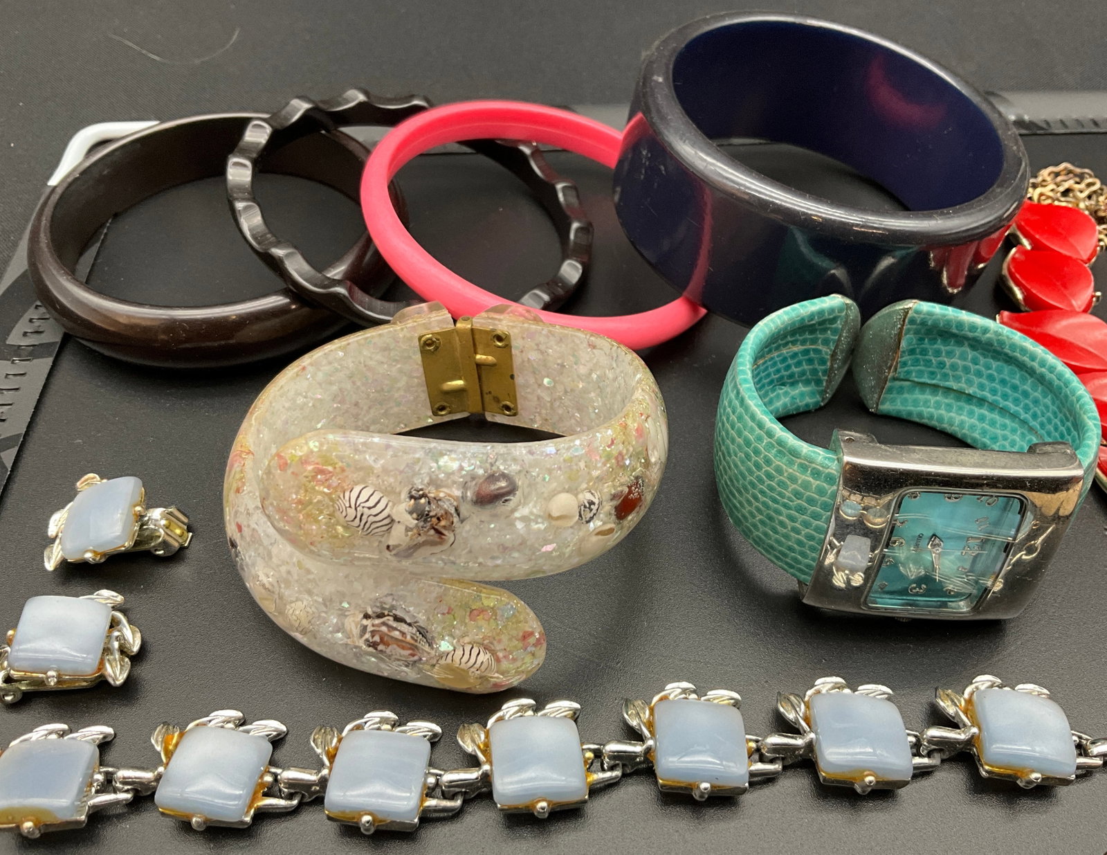 A Collection of Vintage Mid-Century Costume Jewelry - 3