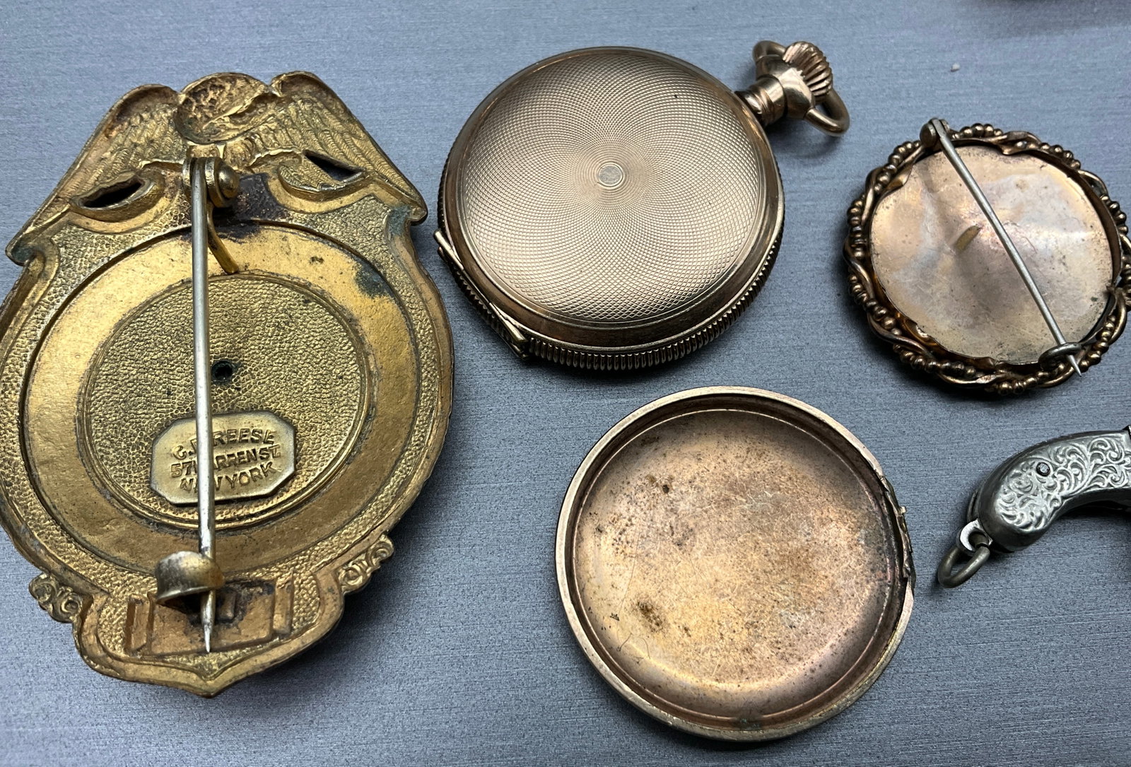 A Collection of Antique and Vintage Personal Effects and Ephemera - 6