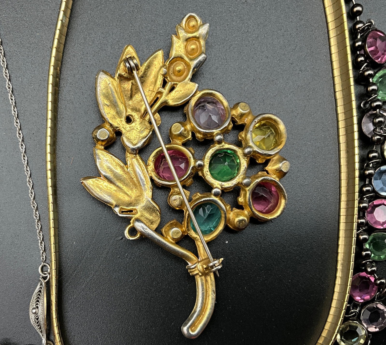A Collection of Vintage Costume and Silver Jewelry Items - 4