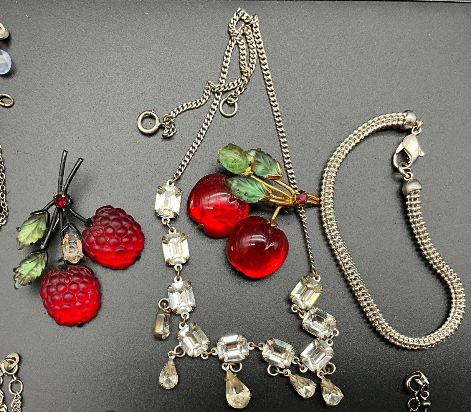 A Collection of Vintage Costume and Silver Jewelry Items - 6