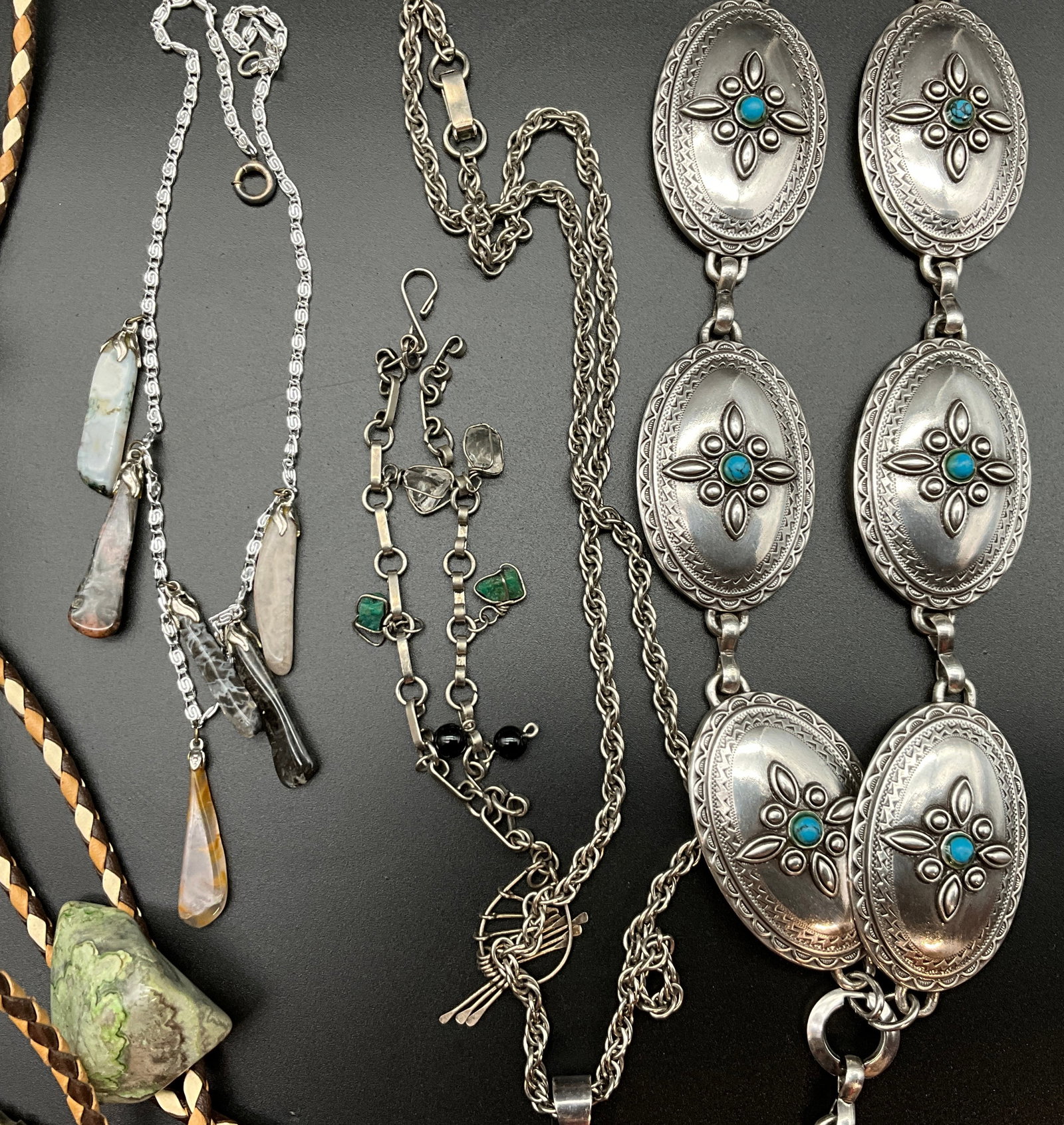 A Collection of Vintage Southwestern Style Silver and Gemstone Jewelry - 4
