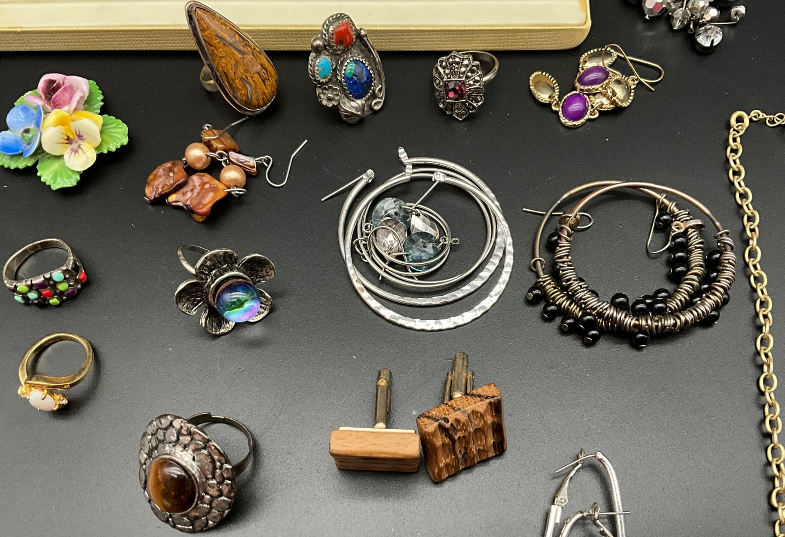 An Assortment of Vintage and Contemporary Costume Jewelry - 3
