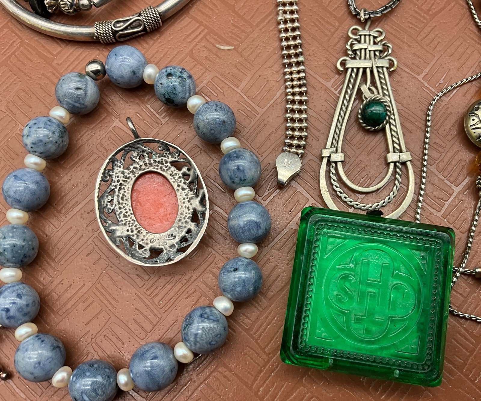 Vintage Assorted Style Mixed Material A Collection of Costume Jewelry, as-is - 5