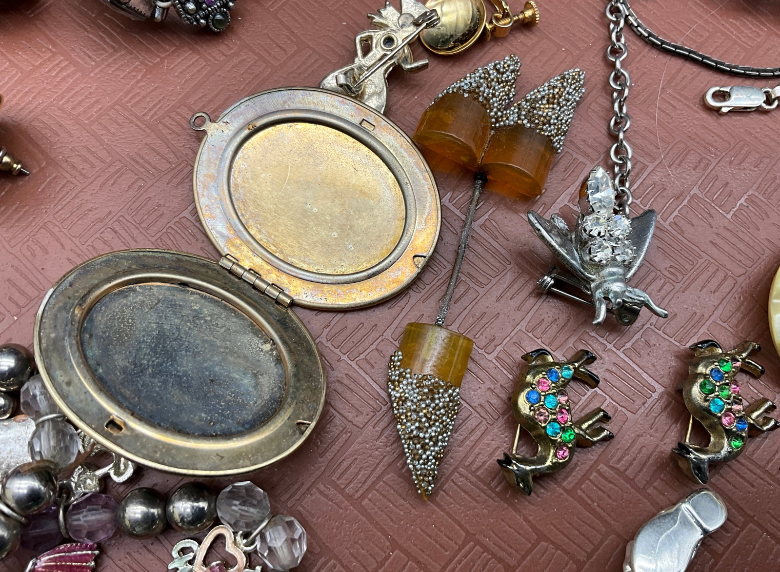 Vintage Assorted Style Mixed Material A Collection of Costume Jewelry, as-is - 8