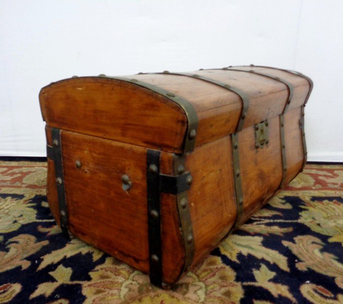 Jenny Lind Mushroom Metal Strapped Trunk (1 of 5)