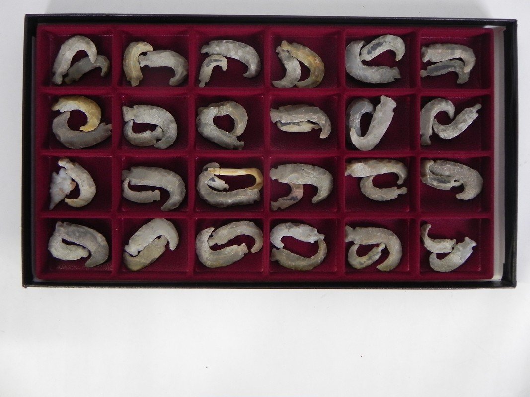 INDIAN HOOKS AND ARROWHEADS (1 of 3)