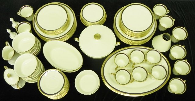 LENOX DISH SET (1 of 3)