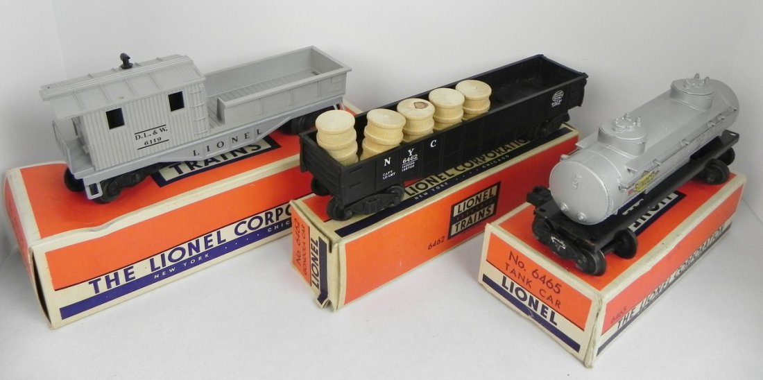LIONEL TRAIN CAR LOT (1 of 4)