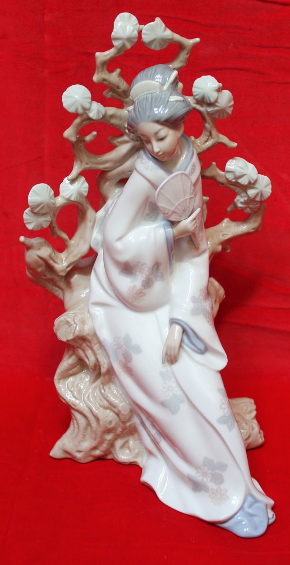 lladro "geisha girl" (1 of 5)