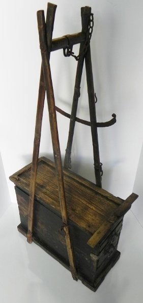 DECORATED WOODEN SHANXI LATE 19TH CENTURY MERCHANT (1 of 6)