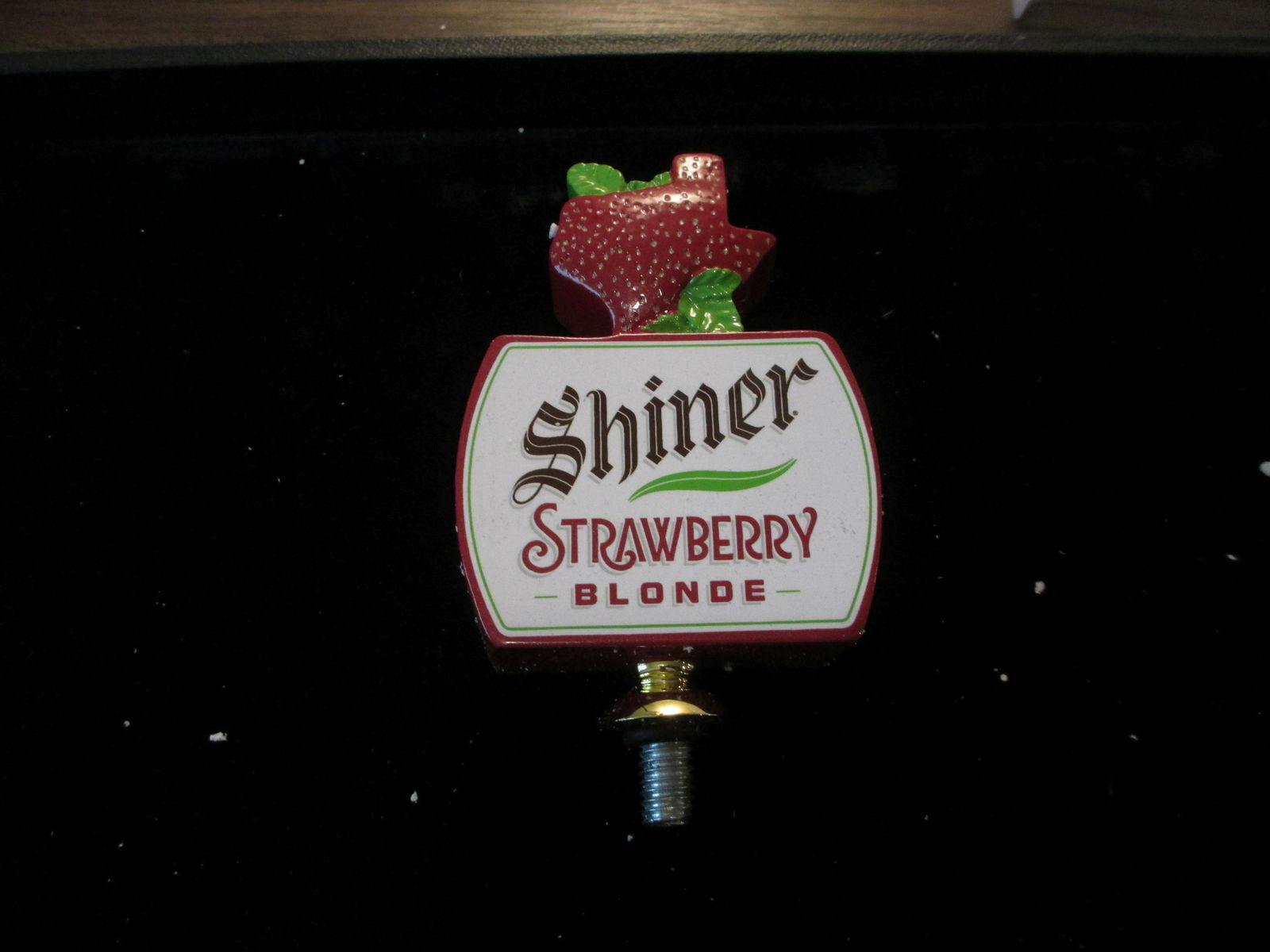 shiner strawberry blonde beer tap: new in box