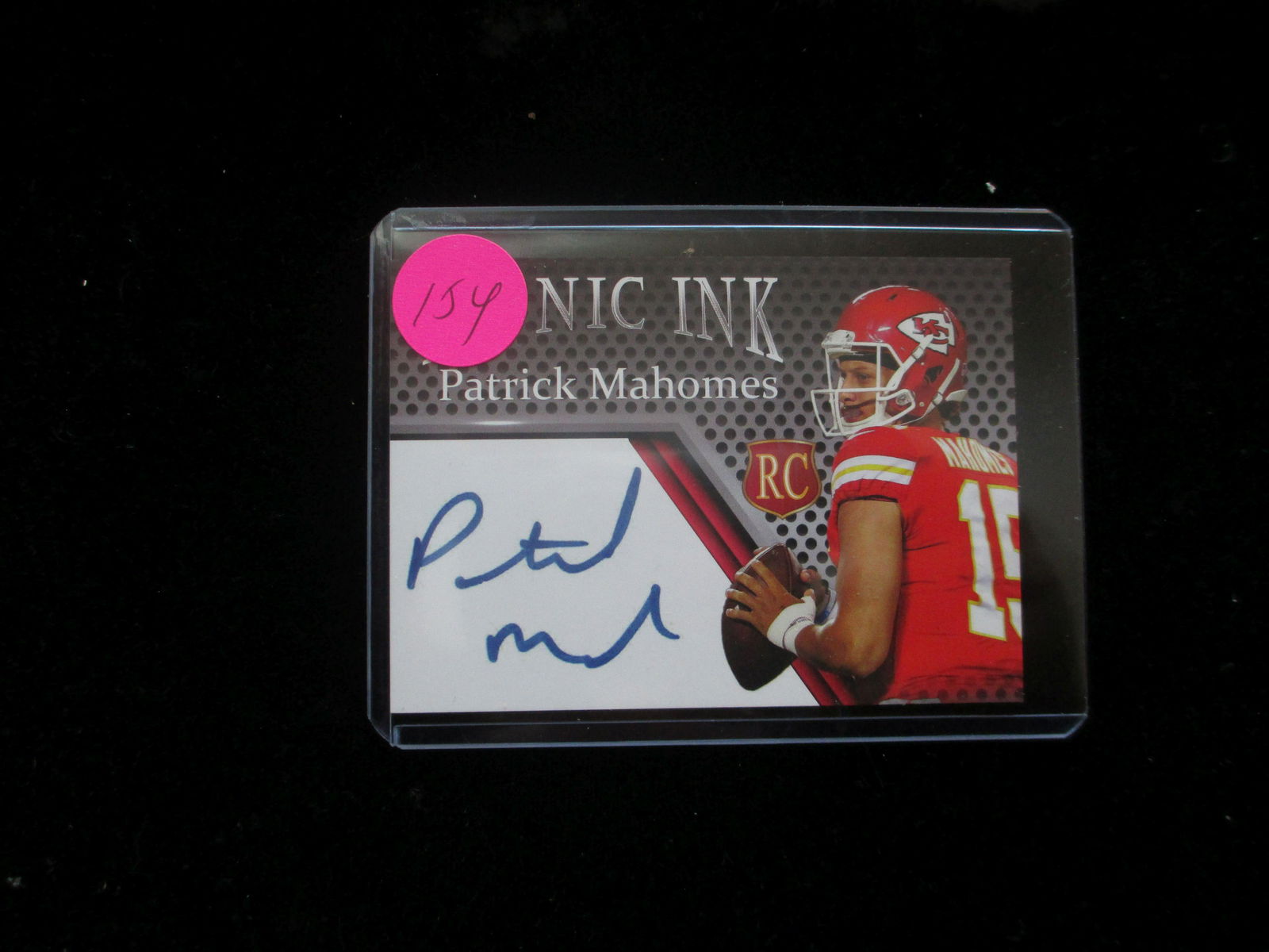 patrick mahomes signature rookie card (1 of 1)