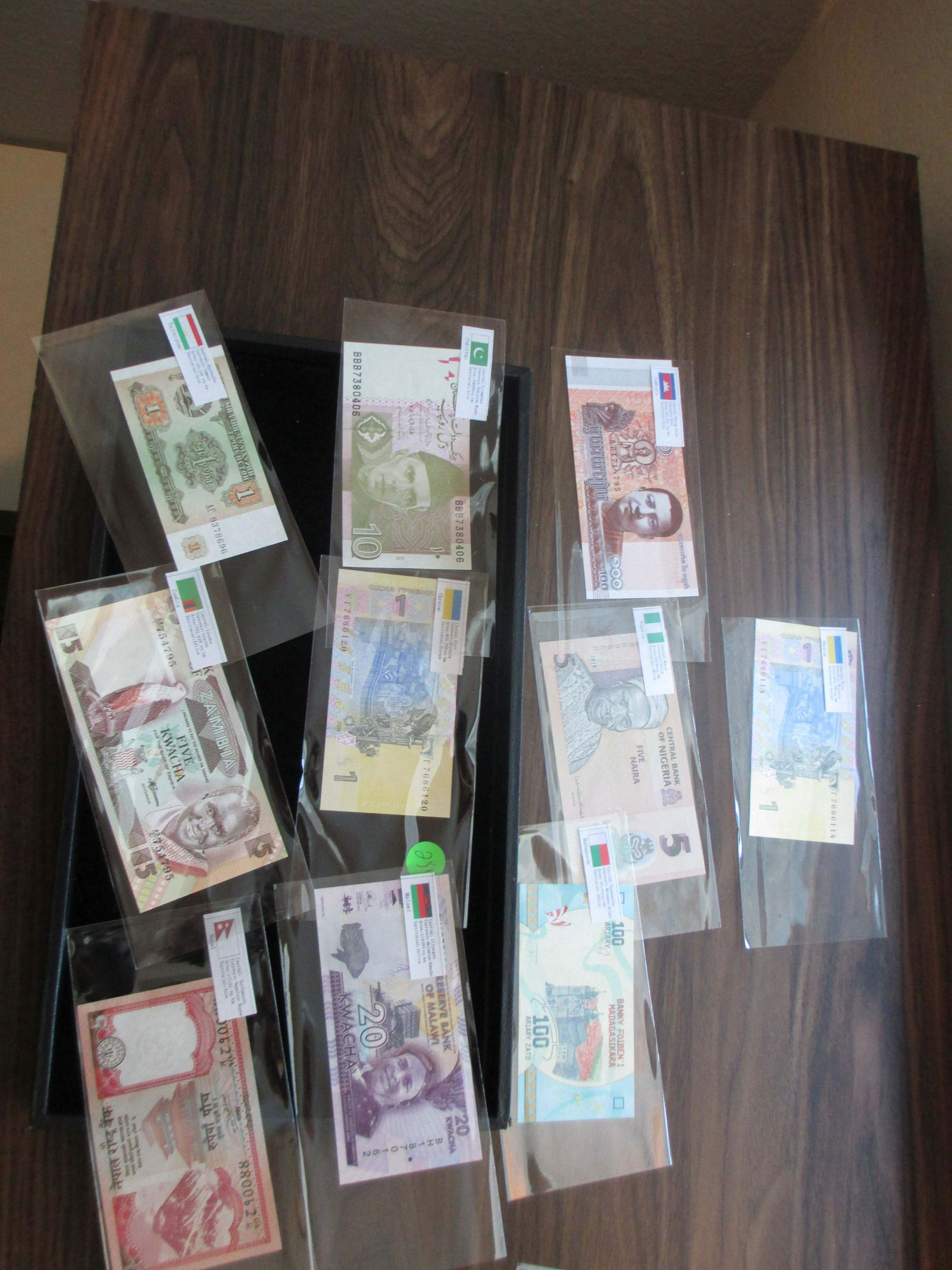 currency lot of 10 (1 of 1)