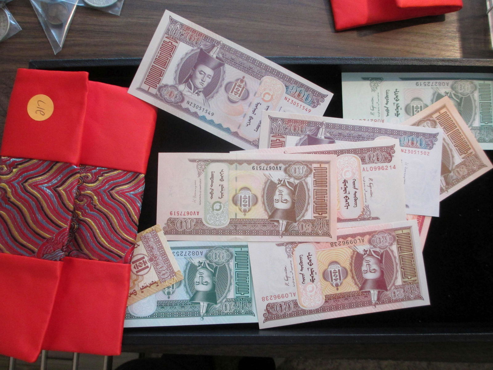 lot of 10 foreign notes from tugrug (1 of 1)