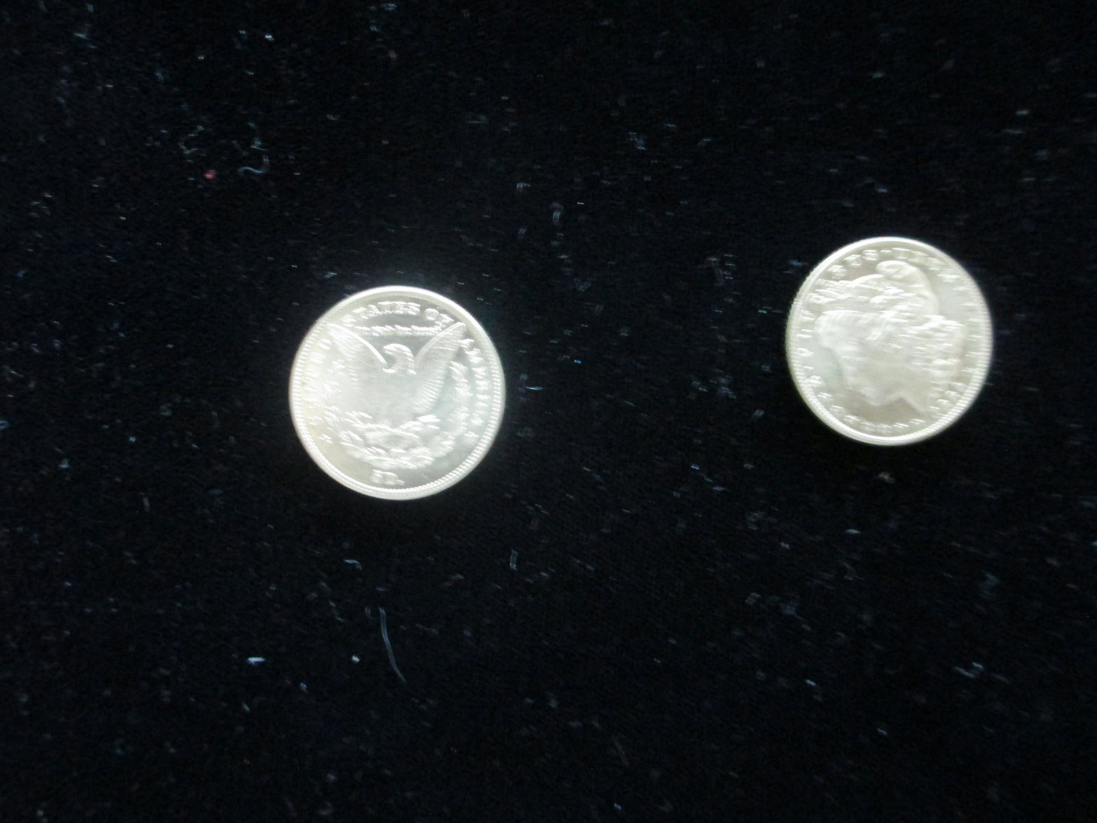 lot of 2 novelty miniture 5d dollars: novelty