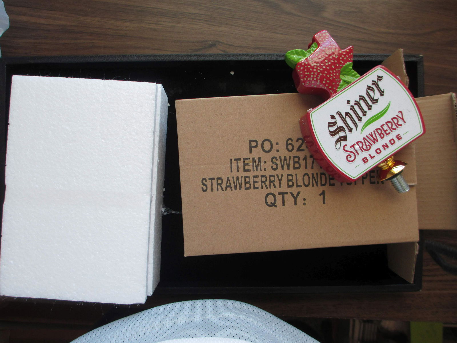 shiner strawberry blonde beer tap: new in original box