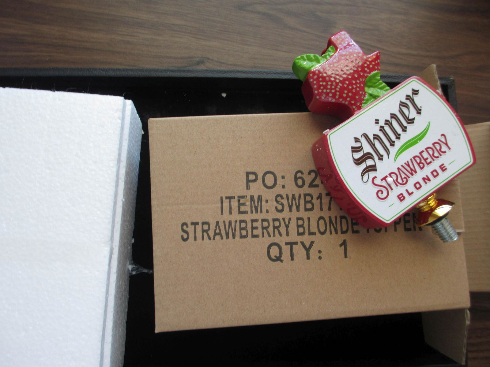 shiner strawberry blonde beer tap: new in original box