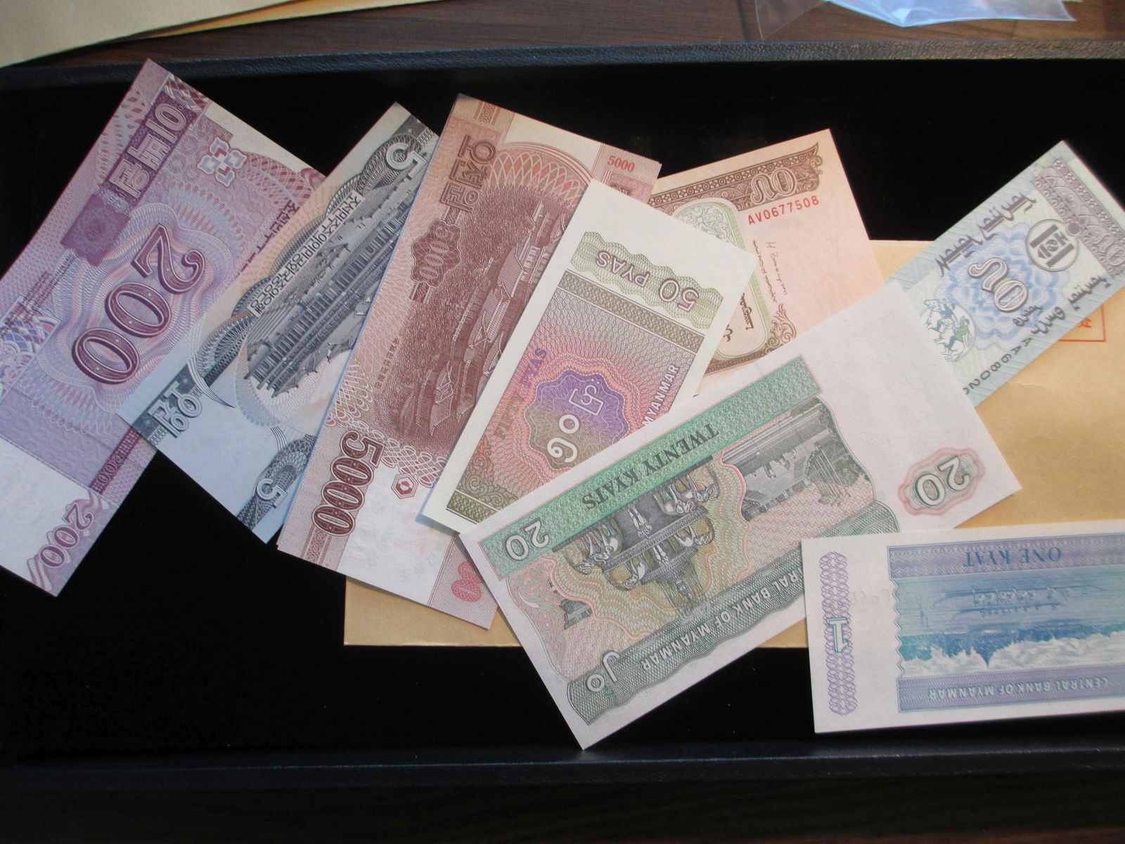 lot of 10 foreign notes (1 of 1)