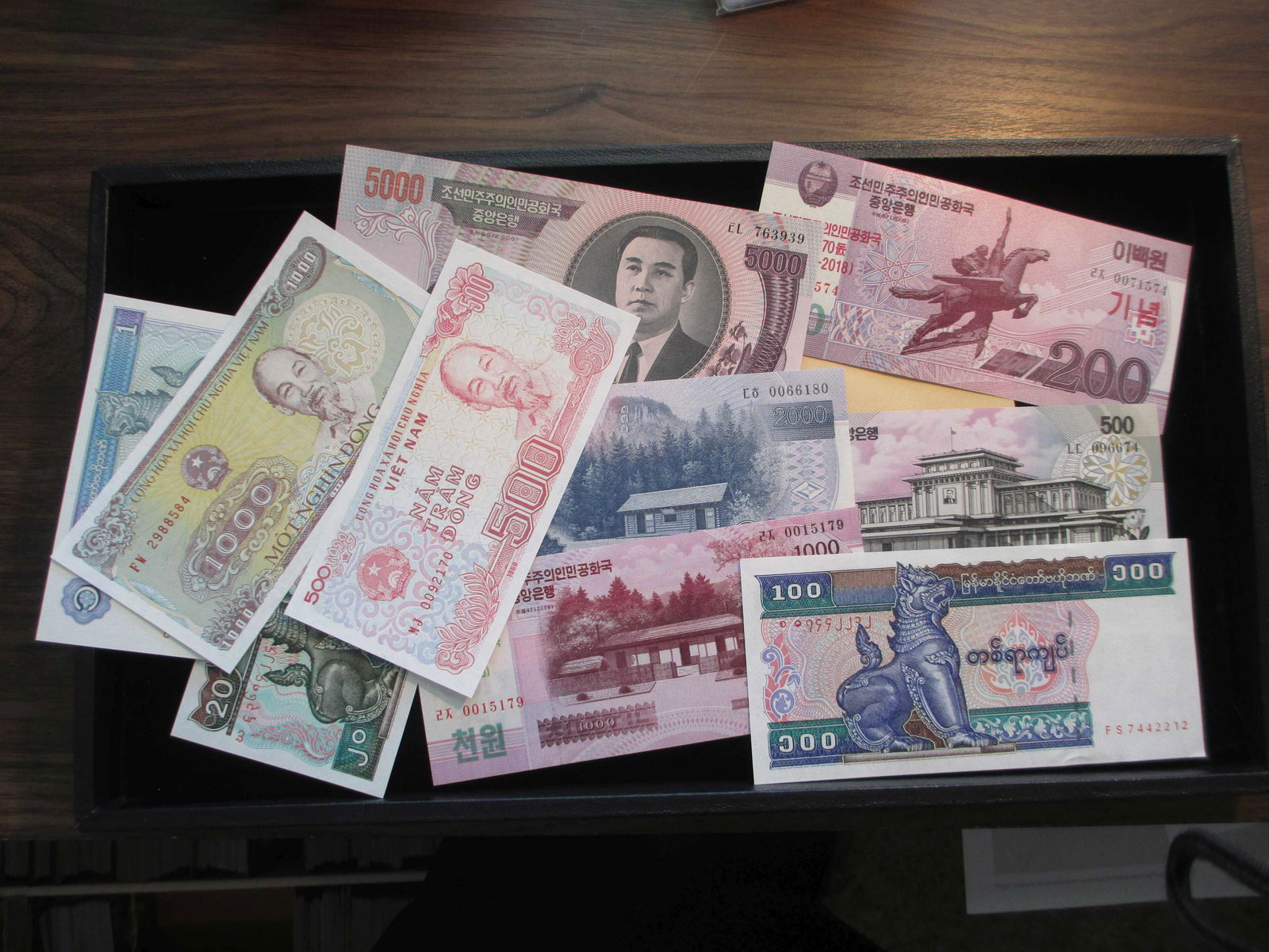 lot of 10 foreign notes (1 of 1)
