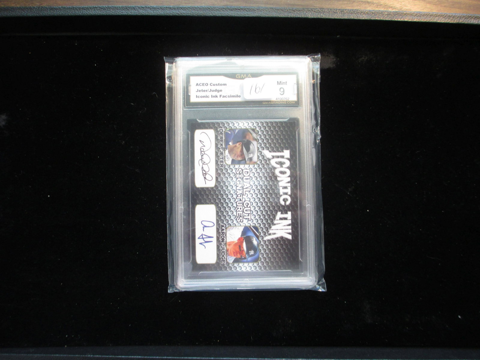 gma graded jeter/judge mint 9: iconic ink facsimile signatures