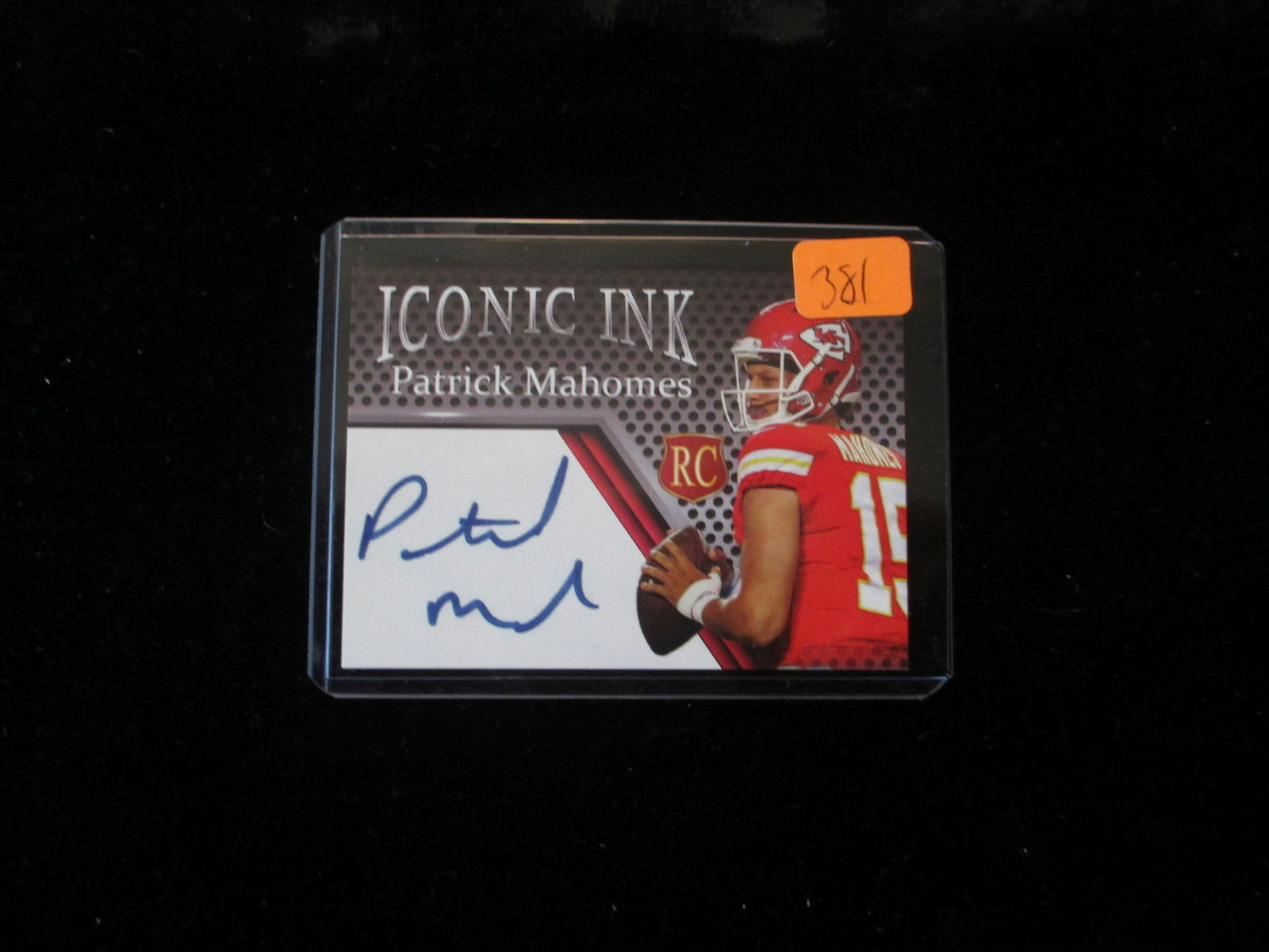 patrick mahomes signature rookie card: facsmile autograph edition
